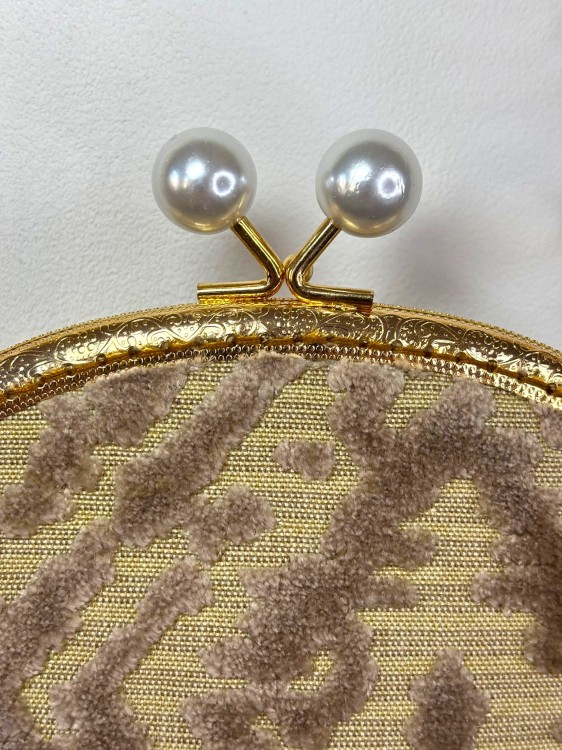 bez perła zlota.jpeg